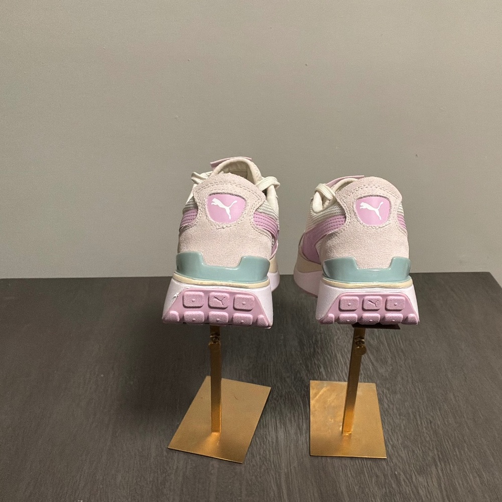 Girl sneakers